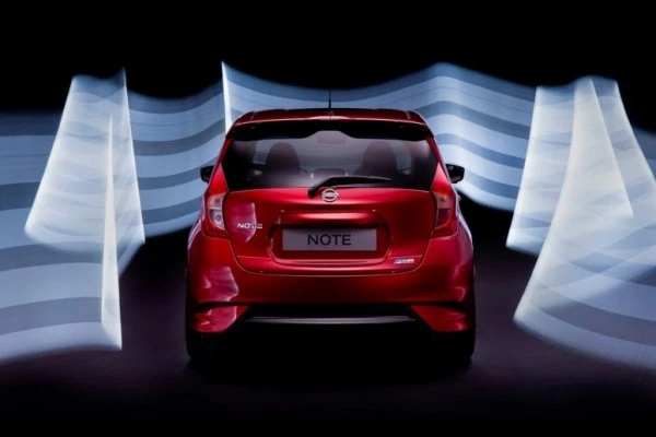 Nissan показал новый европейский супермини Note 2 [видео]