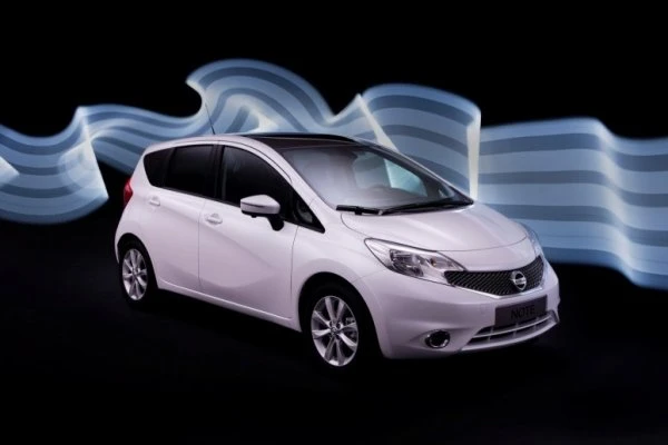 Nissan показал новый европейский супермини Note 2 [видео]