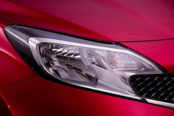 Nissan показал новый европейский супермини Note 2 [видео]