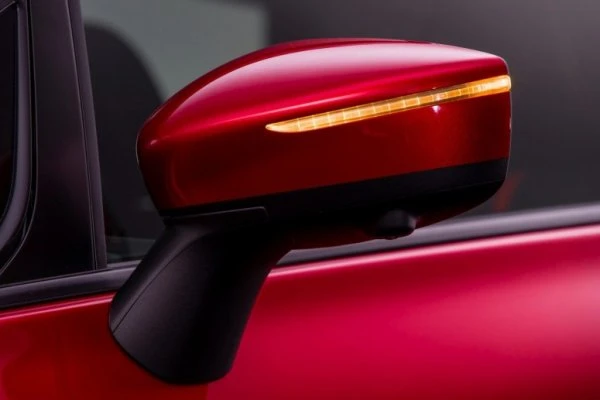 Nissan показал новый европейский супермини Note 2 [видео]