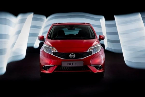 Nissan показал новый европейский супермини Note 2 [видео]