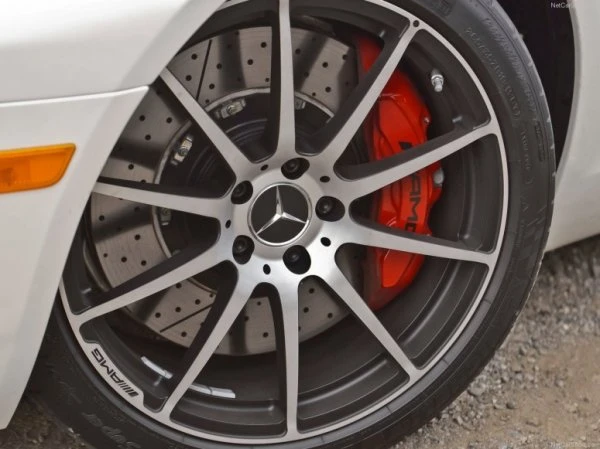 AMG подготовило родстер Mercedes-Benz SLS GT 2014