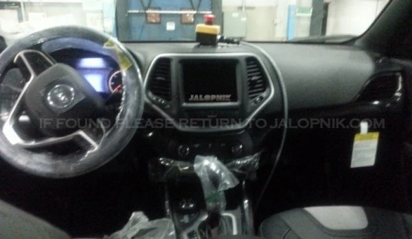 2014 Jeep Cherokee: спешный дебют еще одного «уродиуса»