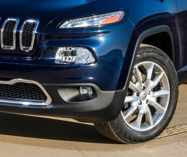 2014 Jeep Cherokee: спешный дебют еще одного «уродиуса»