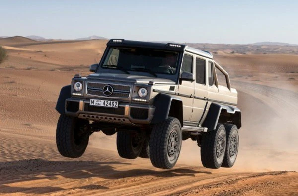 Mercedes-Benz запустит в серию шестиколесный G 63 AM