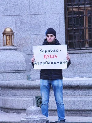 Несмотря на запрет московских властей, азербайджанцам и евреям удалось провести посвященные Ходжалы пикеты
