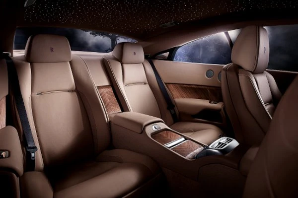 Rolls-Royce показал самую мощную модель