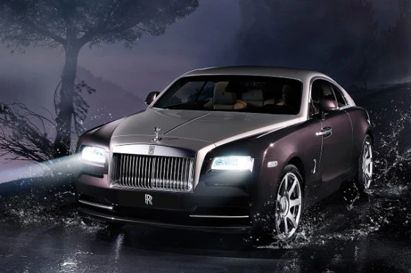Rolls-Royce показал самую мощную модель