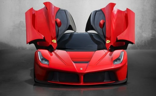 Ferrari создал самое мощное гибридное авто в истории