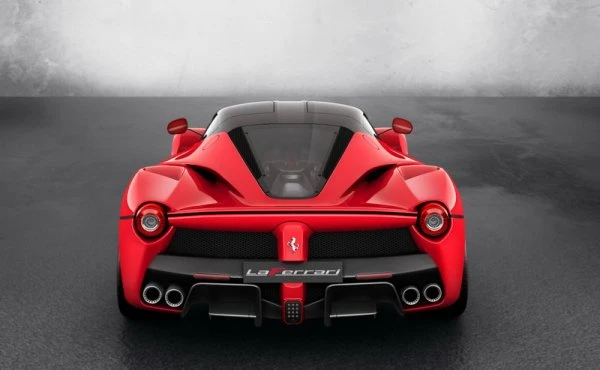 Ferrari создал самое мощное гибридное авто в истории