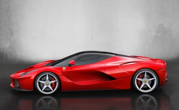 Ferrari создал самое мощное гибридное авто в истории