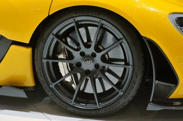 Суперкар McLaren P1 за $1,3 млн.