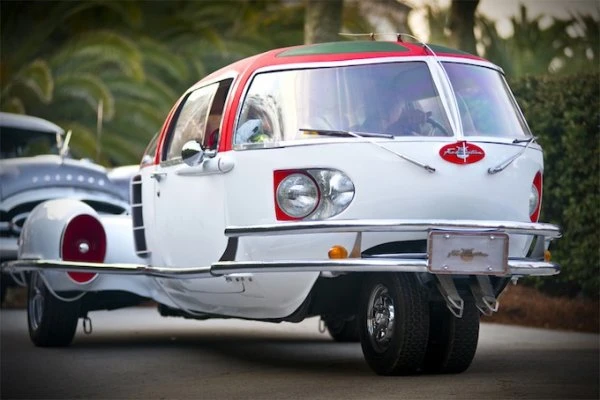 Выставка старинных автомобилей