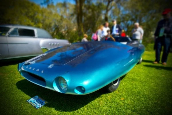 Выставка старинных автомобилей