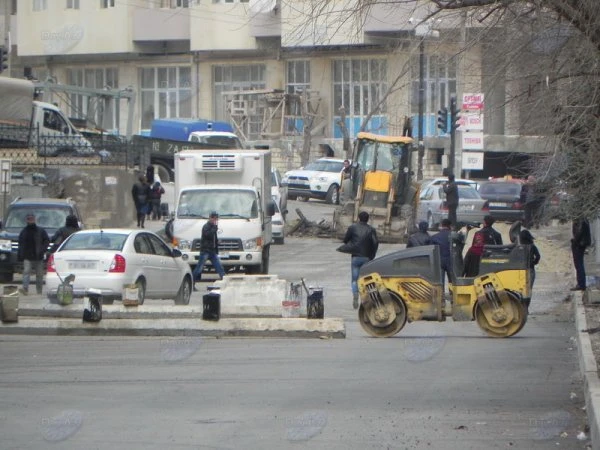 Перестраивается одна из улиц Баку