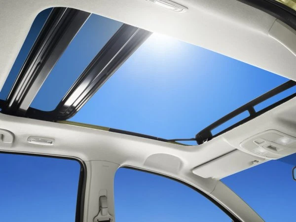 Suzuki представила в Женеве новый SX4