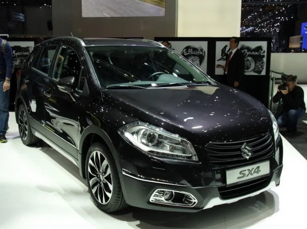 Suzuki представила в Женеве новый SX4