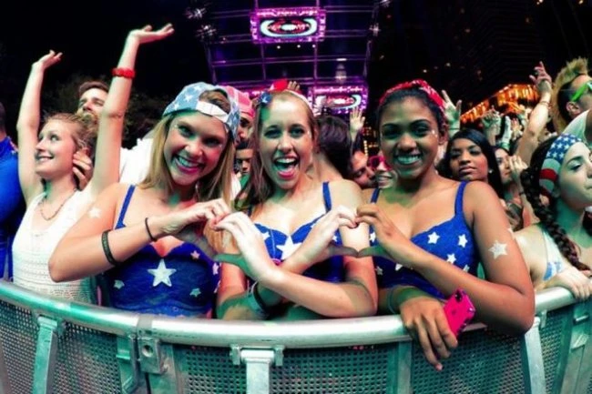 Девушки Ultra Music Festival