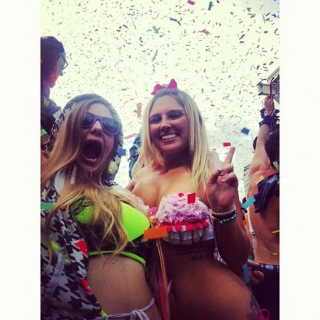 Девушки Ultra Music Festival