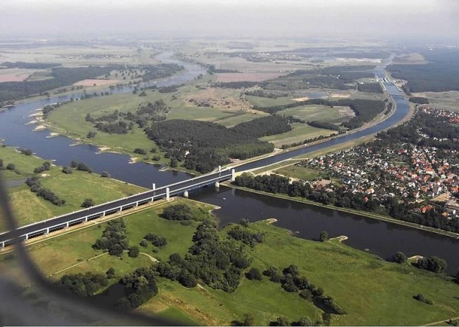Самые выдающиеся водяные мосты мира