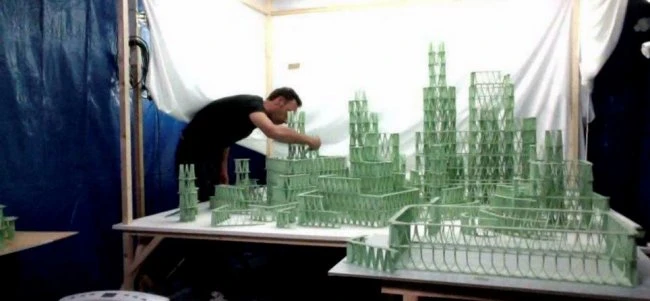 Уникальная скульптура из жвачки