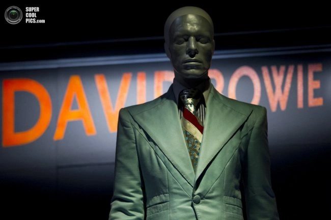 David Bowie Is — выставка в Музее Виктории и Альберта
