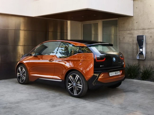 BMW представил новый электрический прототип i3 Concept Coupe