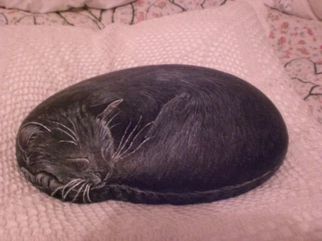 Коты из камней