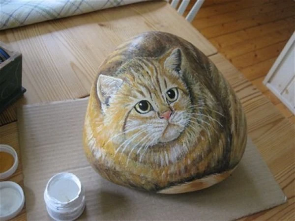 Коты из камней