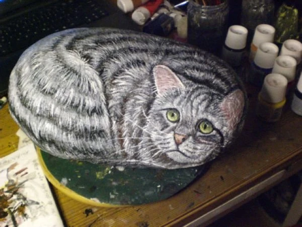 Коты из камней