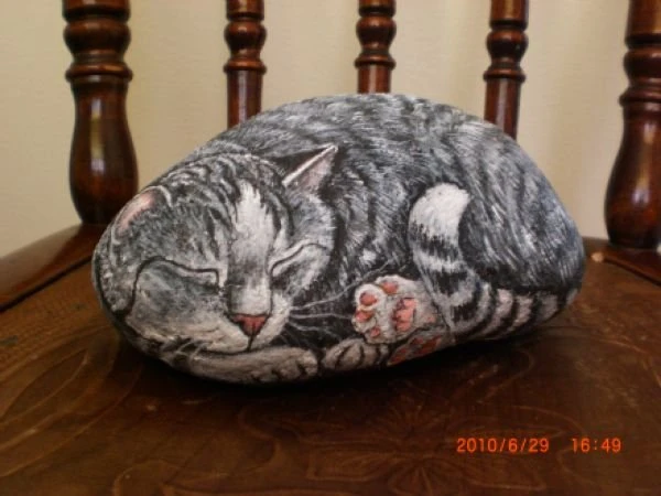 Коты из камней