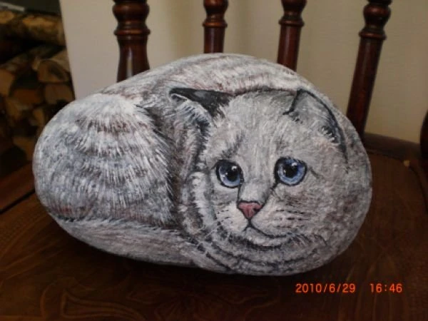 Коты из камней