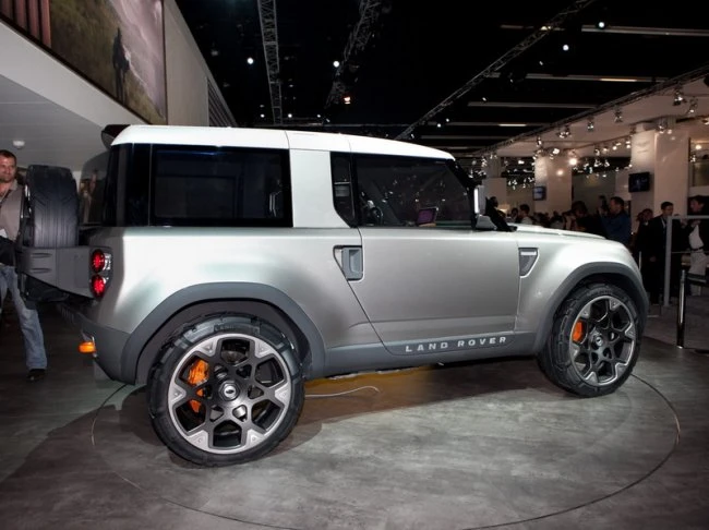 Land Rover показал прототип нового Defender