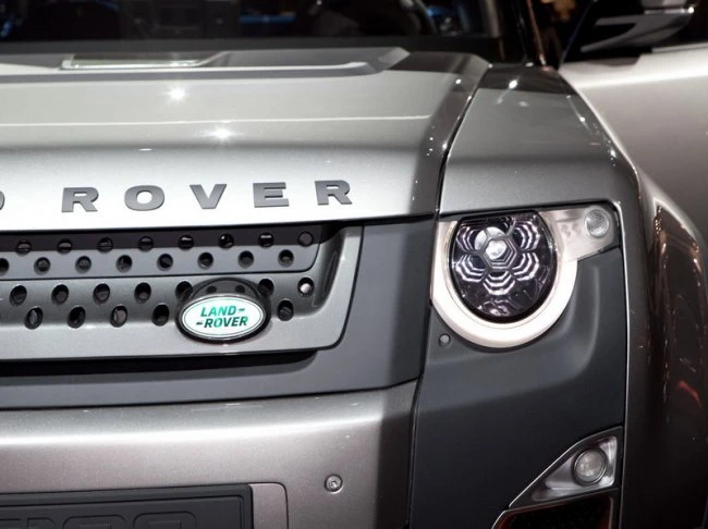 Land Rover показал прототип нового Defender