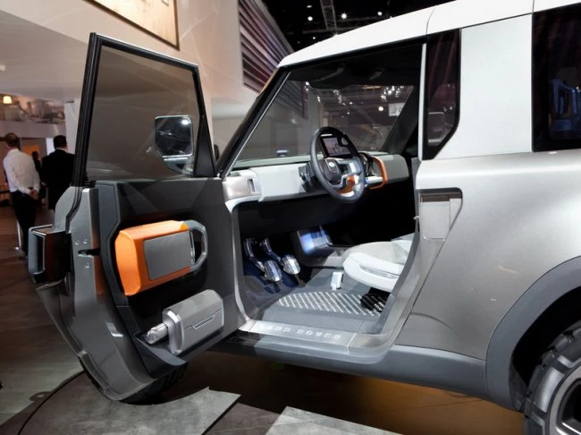 Land Rover показал прототип нового Defender