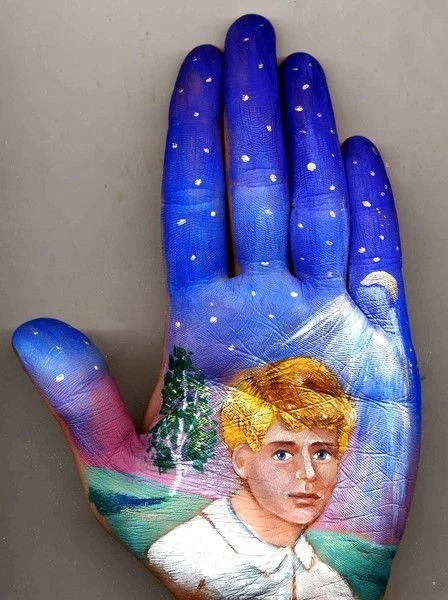Сказочные рисунки на ладонях