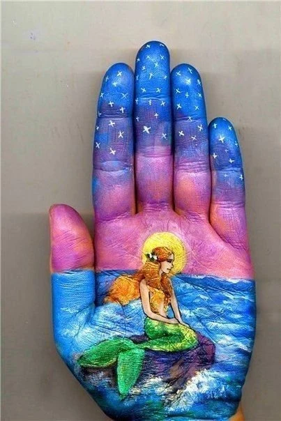 Сказочные рисунки на ладонях
