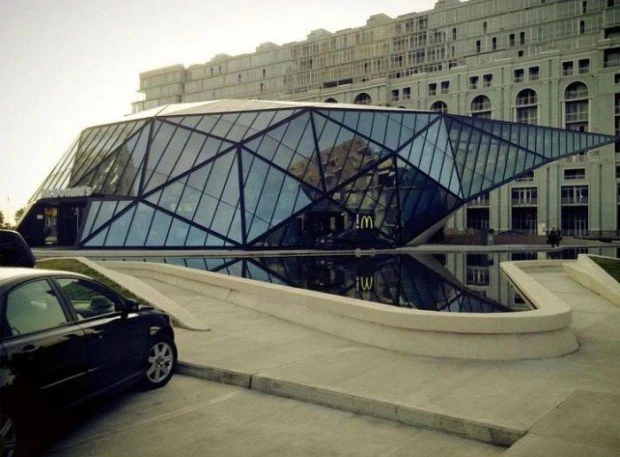 Необычный МакДональдс в Батуми