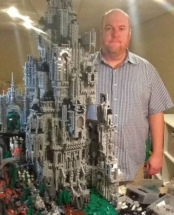 Дизайнер потратил 600 часов на строительство города из 200.000 элементов Lego
