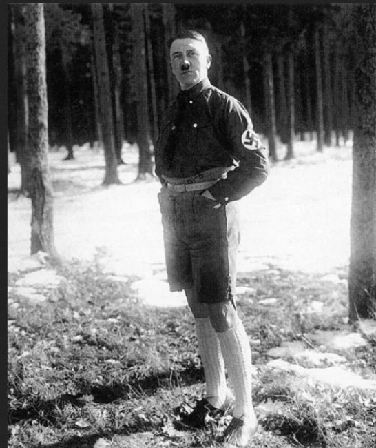 Запрещенные фотографии Гитлера