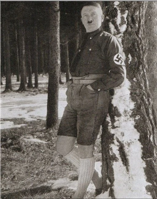 Запрещенные фотографии Гитлера