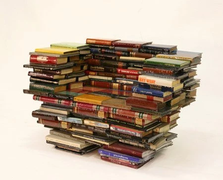 10 Самых креативных предметов мебели на книжную тематику