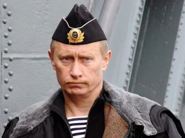 Какие усы больше подошли бы Путину
