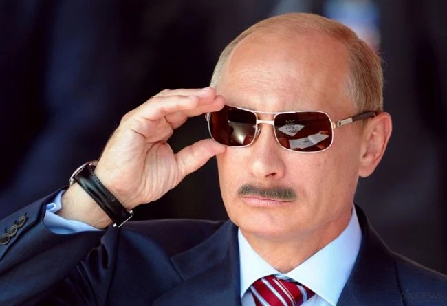 Какие усы больше подошли бы Путину