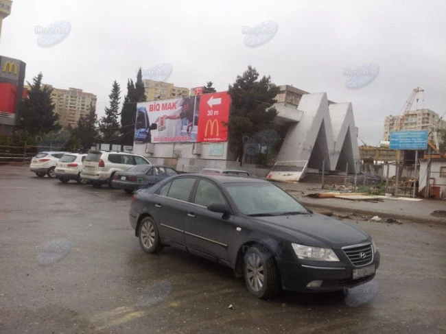 Закрыт основной вход на станцию метро 