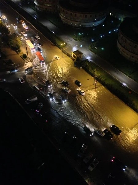 Баку оказался во власти дождя
