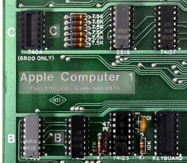 Первый компьютер Apple, перевернувший рынок электроники