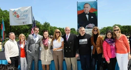 Бакинский праздник цветов в Вашингтоне (фоторепортаж)