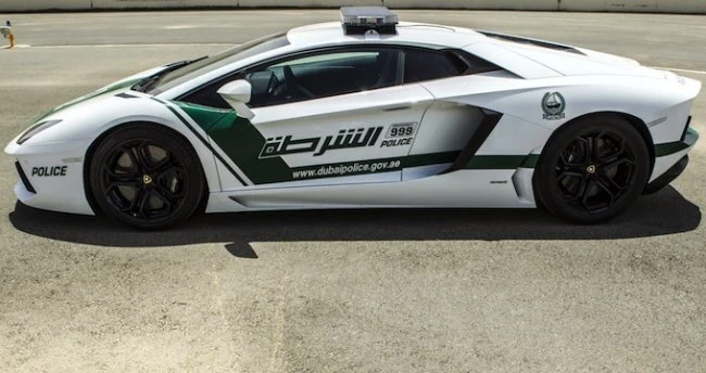 Дорожная полиция Дубая: Aston Martin, Lamborghini, Bentley, Ferrari