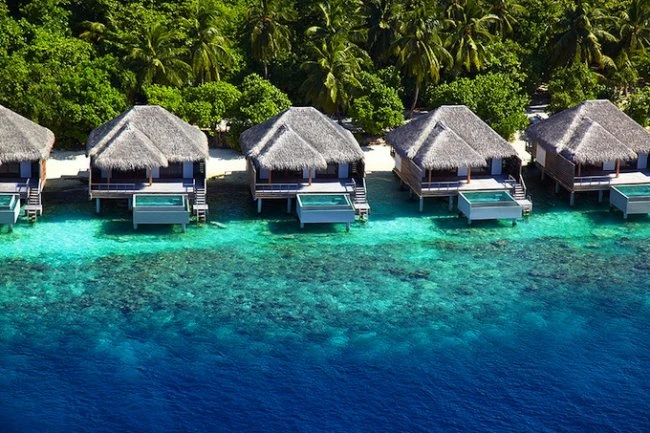 Отель Dusit Thani Maldives на острове Баа Атолл
